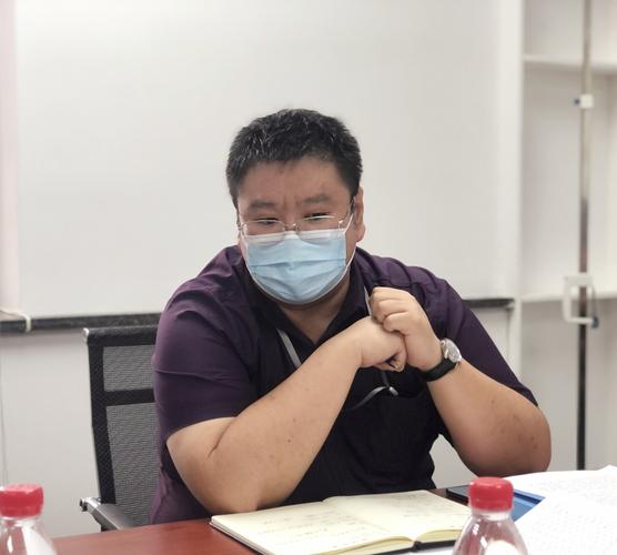 集团公司团委书记黄涛赴房修一建筑公司调研